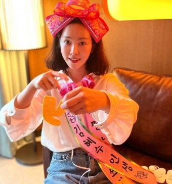 김혜수 생일에 스타연예인 총출동...한지민·추자현·한효주·윤소이 뭉쳤다
