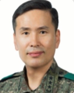국방부, 계엄령 관련 3명 지휘관 직무정지 발표: 상황복잡, 대통령 전화 때도 함정?
