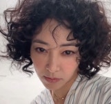 51세 이본, 동안 미모 인증…파마 머리도 거뜬