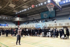 이상일 시장, 용인시와 우지원이 함께하는 유소년농구대회 참가 선수 격려