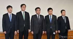 [헤럴드pic] 한자리에 모인 경제수장들