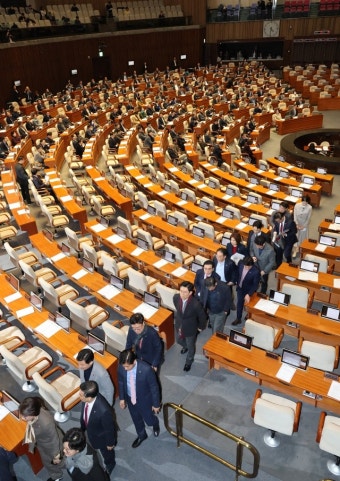 與 불참 속 ‘이태원 참사 특별법’ 국회 통과…또 尹 거부권?