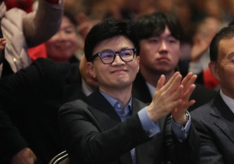 한동훈, 민주당에 ‘세비반납·불체포 포기’ 답변 거듭 요구