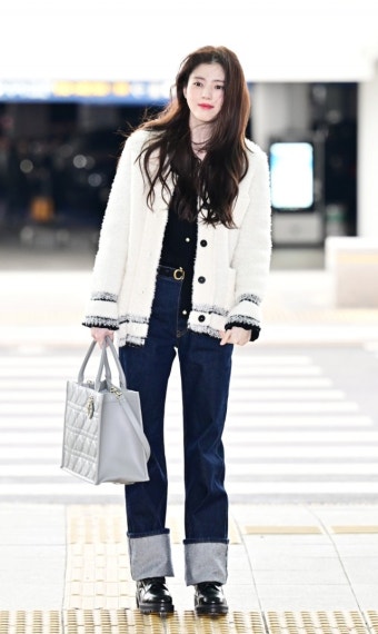 한소희 파리 디올쇼 출국 “이렇게 예뻐도 되나?”