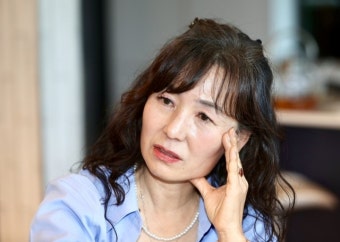 공지영 “조국 감쌌는데 배신감…한동훈, 국힘이지만 맞는 말 해”