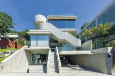 절벽으로 단절됐던 후암동 마을…‘길’을 내어준 건축물에 사람이 모인다 [디자인플러스]