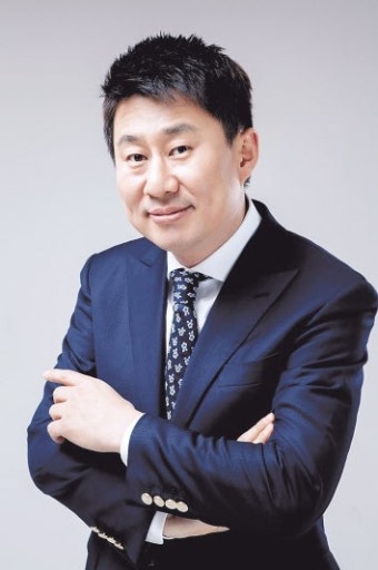 '시청률 추락' 전국노래자랑, 김신영 뺀다…후임 MC는 남희석