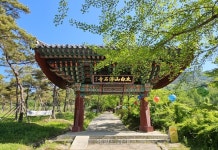 의상대사를 흠모한 여인이 ‘뜬 돌’이 되었다…화엄불교의 상징 부석사 [정용식의 내마음대로 사찰여행 비경 100선]