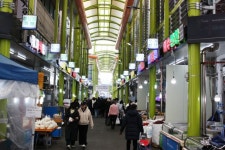 “전통시장 경쟁력 강화”… 강북구, 백년시장 ‘고객지원센터’ 개소