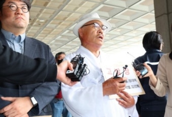 ‘명품백 고발’ 백은종 중앙지검 출석…대검찰청에 추가고발