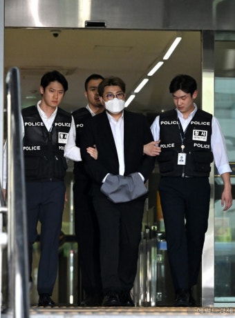 [헤럴드pic] 경찰서 나서는 김호중