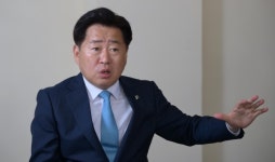 “제주, 세계 최고 회의-숙박 ‘APEC 서클’에 경호도 완벽…APEC 개최 최적화” [헤경이 만난 사람-오영훈 제주지사]