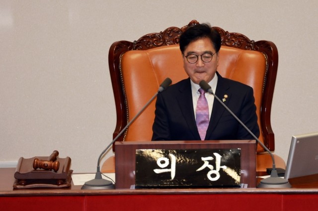 헌법재판소, 윤석열 대통령 탄핵 소추안 만장일치 인용