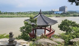 보기 드문 ‘강변 사찰’ 여주 신륵사…번뇌를 강물에 흘려보낸다 [정용식의 내 마음대로 사찰여행 비경 100선]