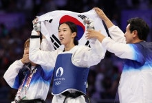 韓 태권도 이틀 연속 ‘금빛 발차기’…김유진, 여자 57㎏급 우승[파리2024]
