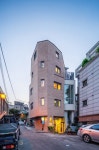 “20평 땅의 4층 건물” 배려를 담아낸 협소 주택