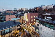 “20평 땅의 4층 건물” 배려를 담아낸 협소 주택