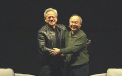 ‘AI 거물’ 두 남자의 진한 포옹 “AI 산업 실현하자”