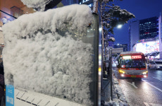 내일 오전까지 ‘첫눈 폭탄’…경기 남부 최대 25㎝ 이상