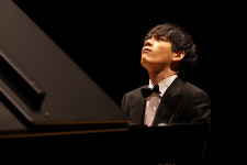 ‘일본의 임윤찬’ 마사야 카메이 “쇼팽, 잡힐 듯 멀어지는 신비한 존재” [인터뷰]