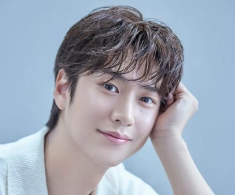 나인우 등 인기 배우들, 다채로운 활약 속 뜨거운 관심! 연예계 소식 공유
