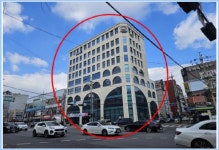 [단독] 보증금만 132억 ‘대치 시대인재’ 건물, 900억 깎아도 안 팔려 또 공매행[부동산360]