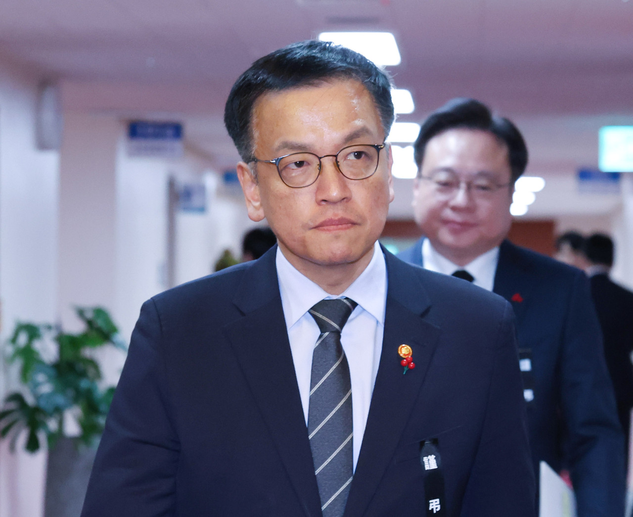 한국 대통령 권한대행, 헌법재판관 2명 임명 및 선거권 침해 논란 최상목 경제부총리의 결정에 우원식 국회의장 비판