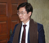 與 조경태 “尹 지키는 친윤, 국회의원 자격 의문”