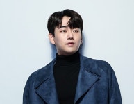 가수 황영웅과 팬카페 항공사고 피해 지원 기부