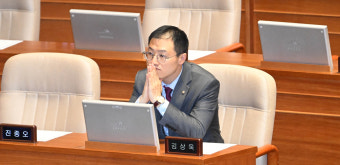 커지는 與 ‘김상욱 탈당 권유’ 논란…野도 가세 [이런정치]