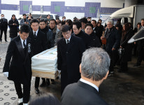 故송대관 영결식…태진아 “잘가 영원한 나의 라이벌이여”