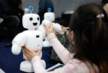 송파구, 영어 교육 특화 AI로봇 보급 “지자체 최초”