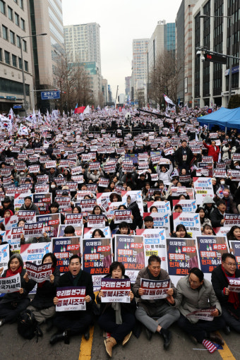 민주 “광주 탄핵 반대 집회, 5·18 특별법 위반 등 법적조치 검토”