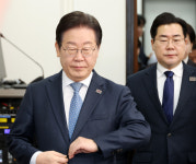 李 “반도체 52시간 예외, 하겠다고 한 적 없다…논쟁해보자고 한 것”