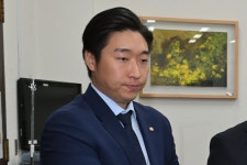 “백범 김구, 中국적” 김문수 억지에…후손 김용만 의원 고소나서