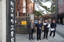 중고생 등하교를 걱정할 줄은 몰랐다…덕성여중·고 통학로 점검 [세상&]