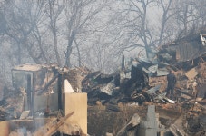 의성 산불로 요양병원 환자·노인 337명 이송…인명피해 없어