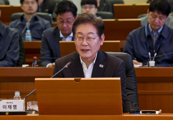 이재명 “선택적 모병제 해야…손쉽게 증세 얘기 부적절”