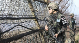 신원불명 민간인 軍부대 무단 진입…철조망 훼손