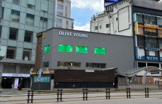 스칼릿 조핸슨도 다녀간 명동…올리브영, K-뷰티 전략기지 만든다