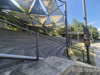 ‘에어컨 빵빵, 전철로 피서 떠난 어르신’ 경로당 휴일은 문닫잖아! [세상&]