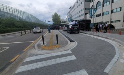서울아산병원 앞 사라진 ‘약국차량’ 행렬…송파구, 민관 협력으로 불법주정차 문제 해결