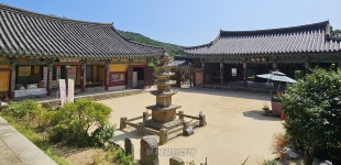 외국인도 꼭 가봐야 할 사찰…서산 개심사·마애삼존불·보원사지 [정용식의 사찰 기행]