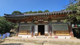 외국인도 꼭 가봐야 할 사찰…서산 개심사·마애삼존불·보원사지 [정용식의 사찰 기행]