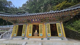 금오산 기암절벽과 수림의 조화…구미 해운사와 약사암 [정용식의 사찰 기행]