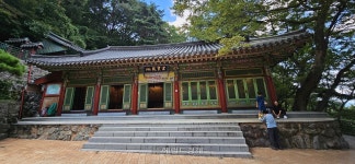 금오산 기암절벽과 수림의 조화…구미 해운사와 약사암 [정용식의 사찰 기행]