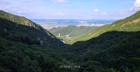 금오산 기암절벽과 수림의 조화…구미 해운사와 약사암 [정용식의 사찰 기행]