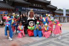 젊은 춤사위에 물든 안동의 밤…세상의 모든 얼굴이 춤추다”