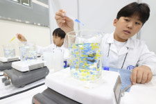 전남 영광 초등학교서 수은 유출…소방 작업