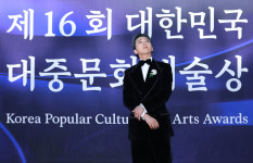 故 전유성 문화훈장 수훈…“나를 거쳐가는 상, 영광스럽다”